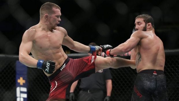 Petr Yan: Ας δούμε πόσο εντυπωσιακά έδειρε τον Urijah Faber