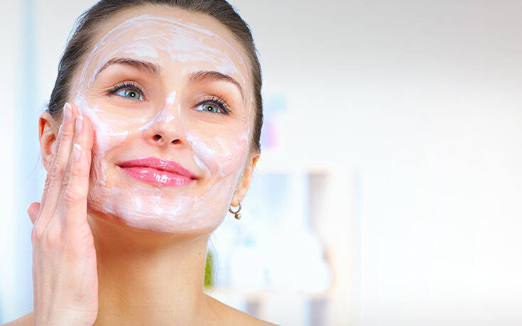 Η τέλεια μάσκα αναζωογόνησης προσώπου με δύο υλικά από την κουζίνα – Newsbeast