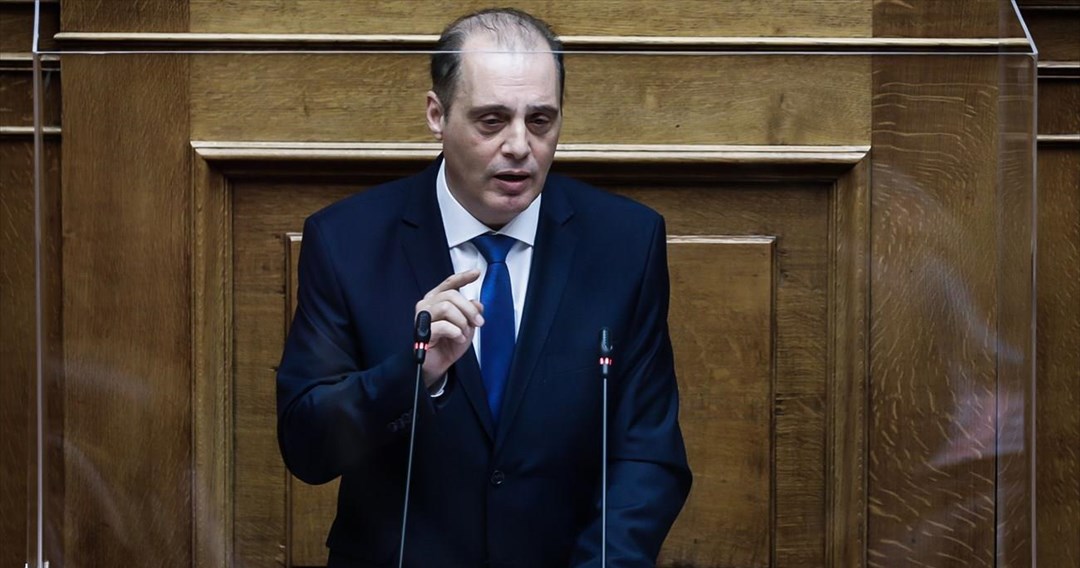 Ο ένας σε ρόλο Λουδοβίκου 14ου και ο άλλος Τσε Γκεβάρα