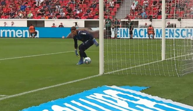 Bundesliga: Τεράστια γκάφα του Ζόμερ και αυτογκόλ της Γκλάντμπαχ κόντρα στη Λεβερκούζεν