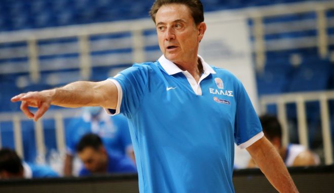 Ο Ρικ Πιτίνο ξενάγησε τους παίκτες του Αϊόνα στην Ακρόπολη