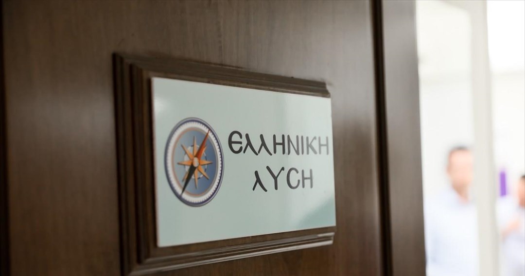 Η κυβέρνηση θυμίζει τον Τιτανικό όπου ο καπετάνιος του πριν βυθιστεί διασκέδαζε πίνοντας σαμπάνια