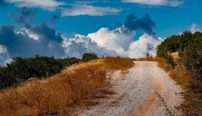 Το ΕΚΟ Ράλλυ Ακρόπολις 2021 υποδέχθηκε τους οδηγούς με κρύο και ψιλόβροχο