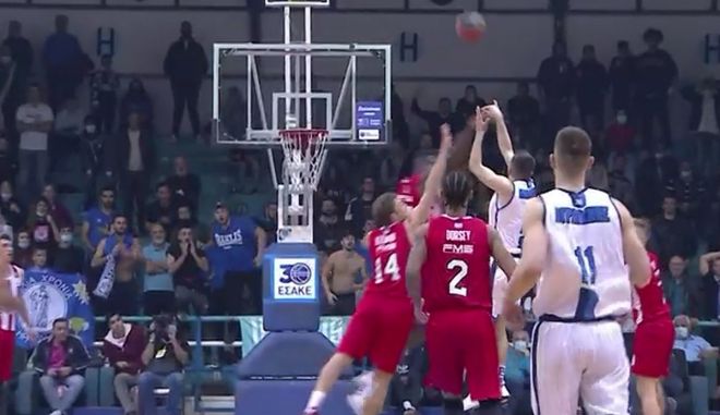 Ανακοίνωση Ηρακλή για την διαιτησία του αγώνα με τον Ολυμπιακό: “Καταφανέστατο φάουλ στον Παπαδάκη, οι διαιτητές έκλεισαν τα μάτια”