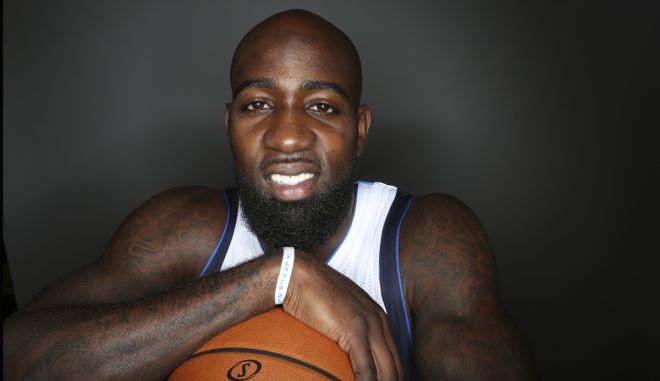 Ολυμπιακός: Ο Κουίνσι Έισι δεν θα αρνηθεί να κάνει 50 push ups, αν το ζητήσει ο Μπαρτζώκας