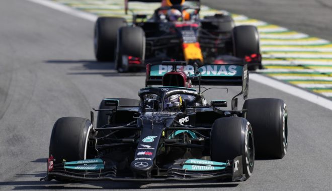 Formula 1: Η τρελή κούρσα τίτλου των Χάμιλτον και Φερστάπεν