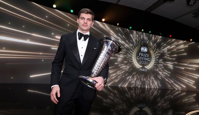 Formula 1: Ο Φερστάπεν παρέλαβε το τρόπαιο, απόντες οι Χάμιλτον και Βολφ