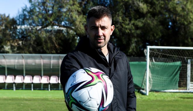 Ο Γιώργος Σίμος στο SPORT24: “Δεν είμαι της λογικής της αποδόμησης, στην Ελλάδα δεν υπάρχει γενική φιλοσοφία”