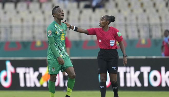 Γυναίκα διαιτητής σφύριξε για πρώτη φορά σε ματς του Κόπα Άφρικα