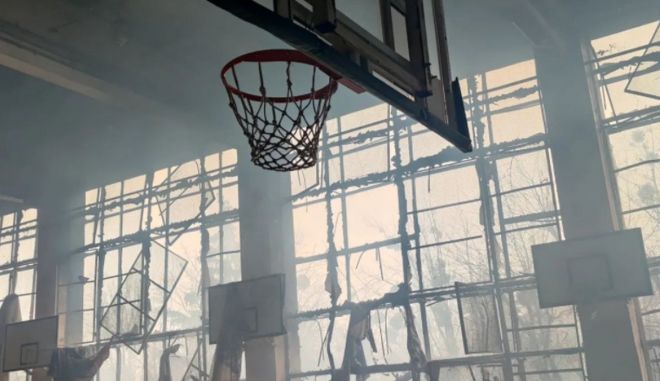 Πόλεμος στην Ουκρανία: Διαλύθηκε γήπεδο μπάσκετ στο Κίεβο