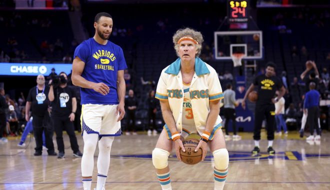 NBA: Κλάμα με Γουίλ Φέρελ, εμφανίστηκε ως “Τζάκι Μουν” για χάρη του Κλέι Τόμπσον και έκανε ζέσταμα με τους Γουόριορς στον αγώνα με τους Κλίπερς