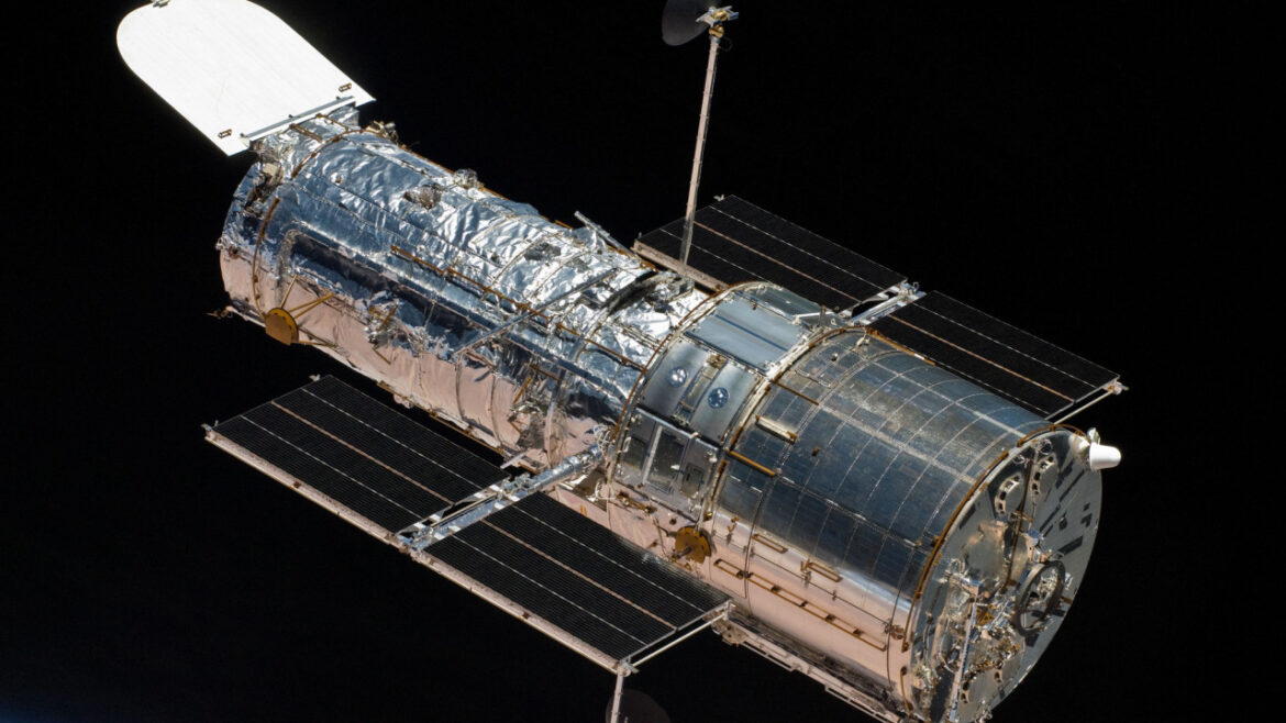SpaceX και NASA ψάχνουν πώς θα παρατείνουν τη ζωή του τηλεσκοπίου Hubble