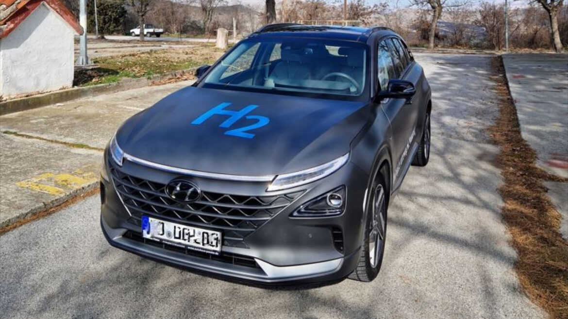 Κυκλοφόρησε για πρώτη φορά στην Ελλάδα αυτοκίνητο υδρογόνου