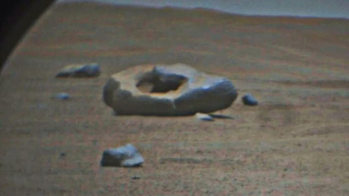 Βράχος σε σχήμα ντόνατ η τελευταία εικόνα από τον πλανήτη Άρη