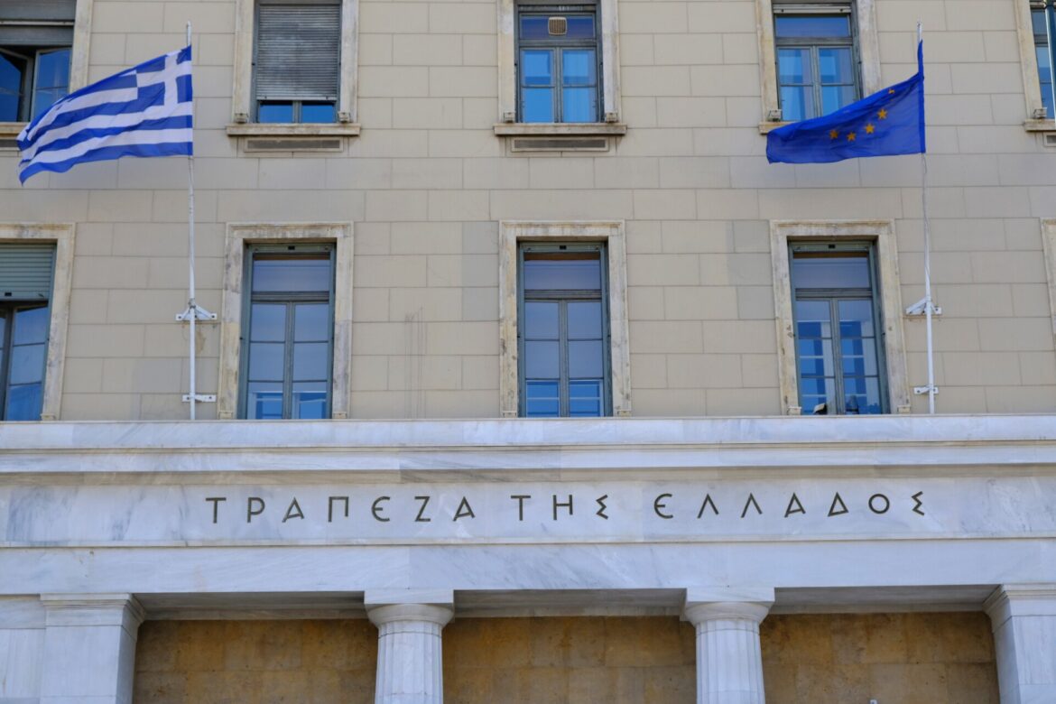 Greek current account deficit rose to 1.8 billion euros in April