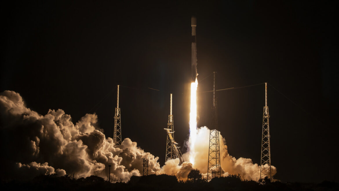 Space X: Η απογείωση και προσγείωση του πυραύλου Falcon 9