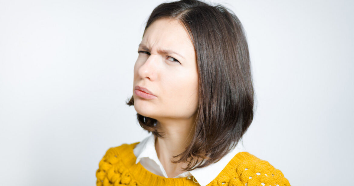 Παθητικο-επιθετική συμπεριφορά: 15 σημάδια για να την αναγνωρίσετε και πώς να τη διαχειριστείτε