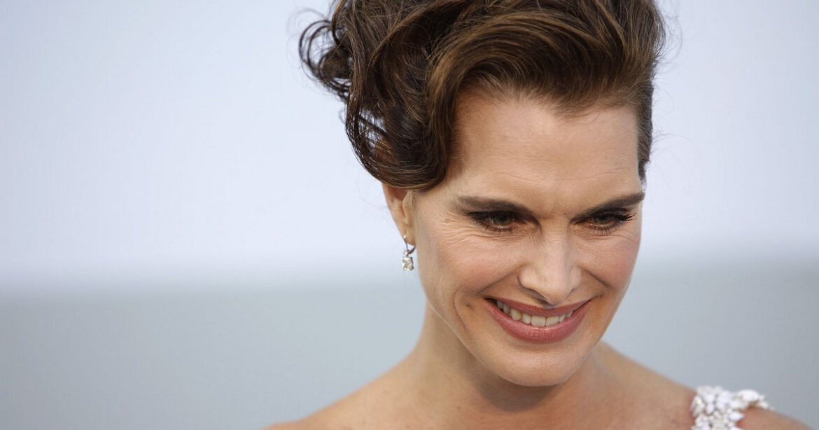 Ήταν στις αρχές της δεκαετίας του ’80 όταν η Brooke Shields διαφήμισε τα Calvin Klein Jeans: O λόγος που απαγορεύτηκε το τηλεοπτικό σποτ