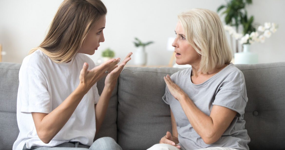 9 σημάδια μιας τοξικής πεθεράς και πώς να την αντιμετωπίσετε