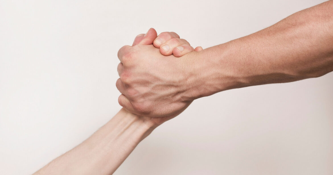 Θέλετε να γίνετε ευτυχισμένοι; Βοηθήστε τους άλλους