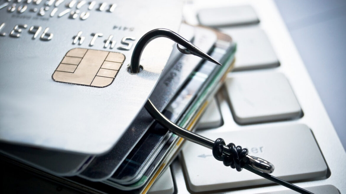 Απάτη phishing με στόχο επαγγελματικούς λογαριασμούς στο Facebook
