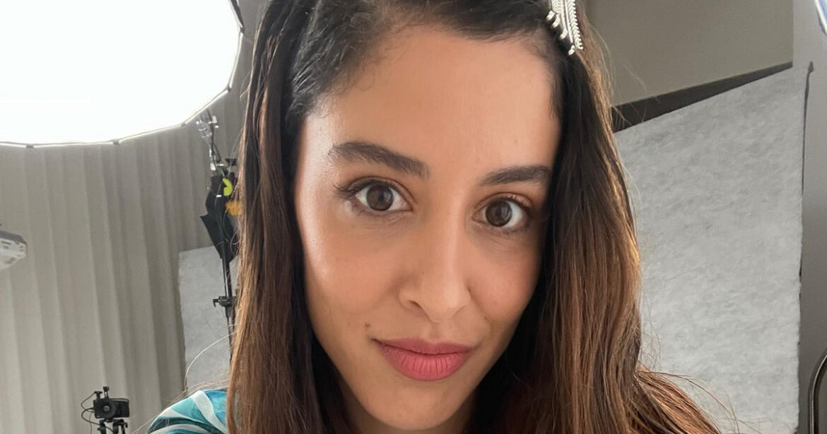 Μαρίνα Σάττι: «Τότε που με κυνηγούσαν οι δημοσιογράφοι και έλεγαν ότι δεν τους μίλησα, πήγαινα στην κηδεία του πατέρα μου»