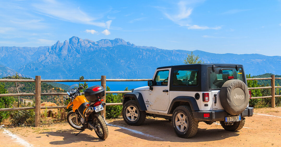 Σχεδόν 5 εκατομμύρια Έλληνες πραγματοποίησαν τουλάχιστον ένα ταξίδι πέρυσι, σύμφωνα με την ΕΛΣΤΑΤ