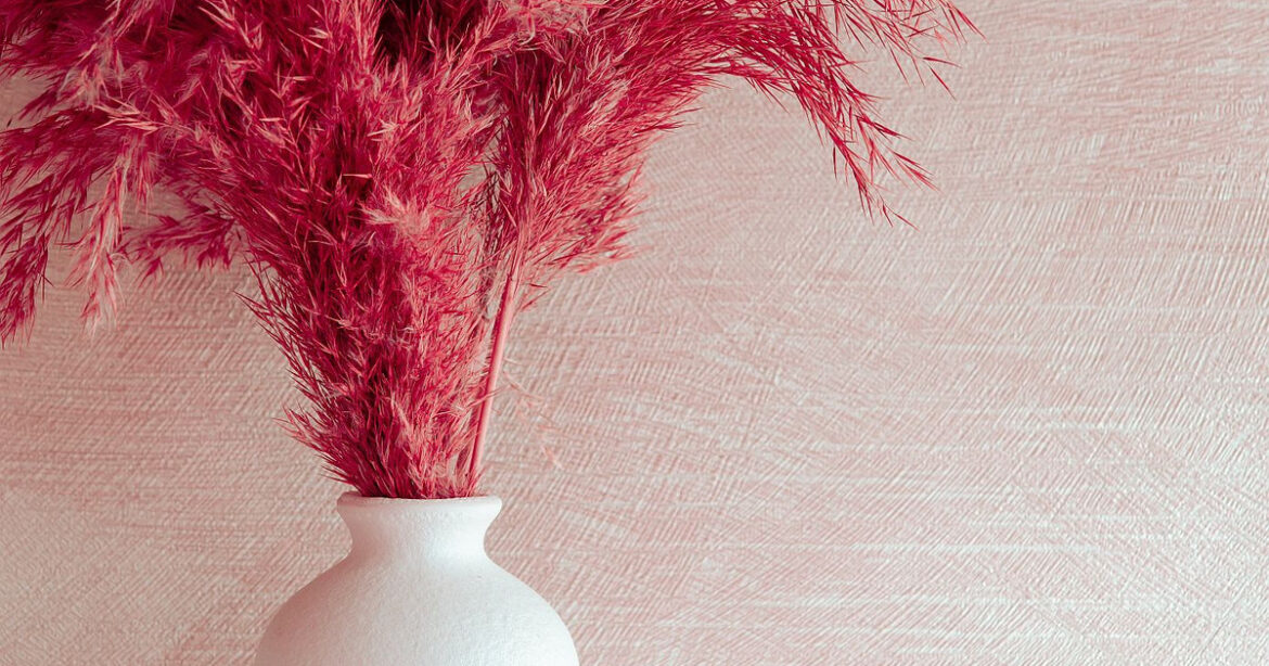 Δώστε λίγη burlesque μαγεία στον χώρο σας με μερικά pastel pampas grass