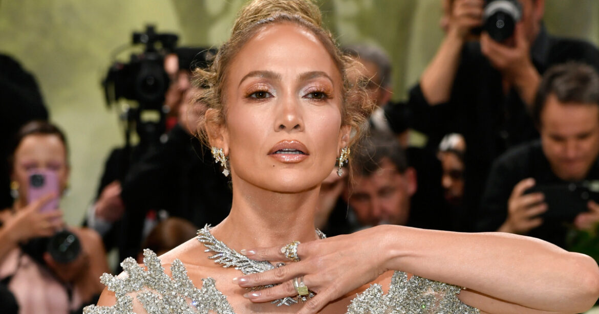 Tα τέσσερα διαζύγια της Τζένιφερ Λόπεζ – Εξαφανίστηκε η φωτογραφία του γάμου με τον Μπεν Άφλεκ, γιατί επιβεβαιώθηκε ο πρώτος της σύζυγος