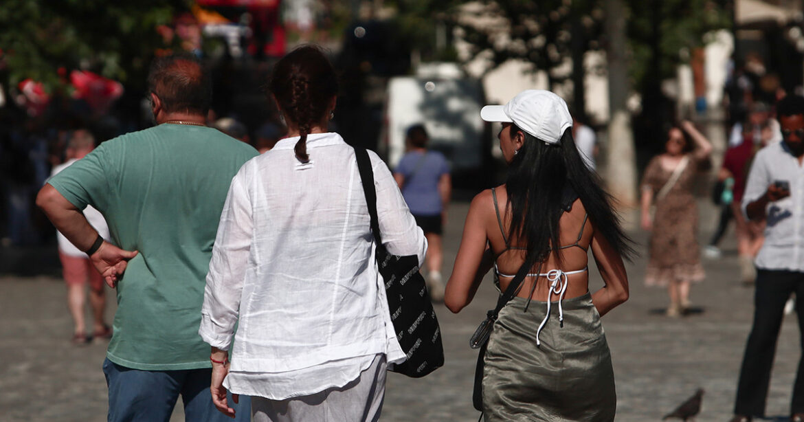 «Περίεργη» η φετινή τουριστική σεζόν – «Ο κόσμος δεν μπορεί να κάνει αυτά που έκανε τα προηγούμενα χρόνια»