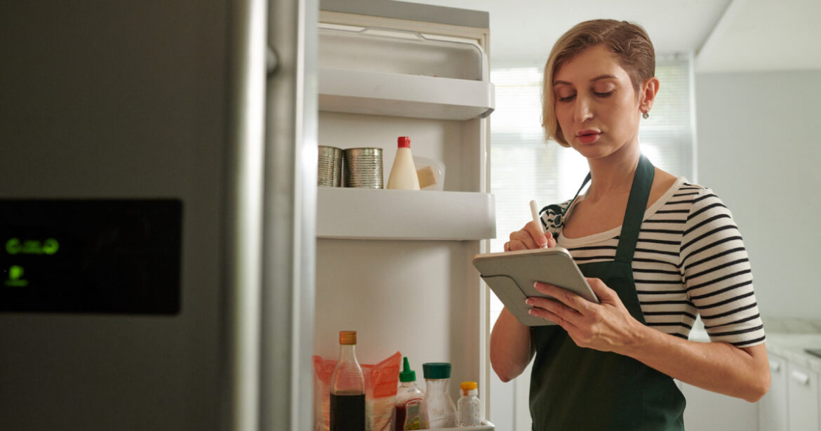 Οι γυναίκες έχουν μια επιπλέον σκέψη στο κεφάλι που επιβαρύνει την ψυχική τους υγεία