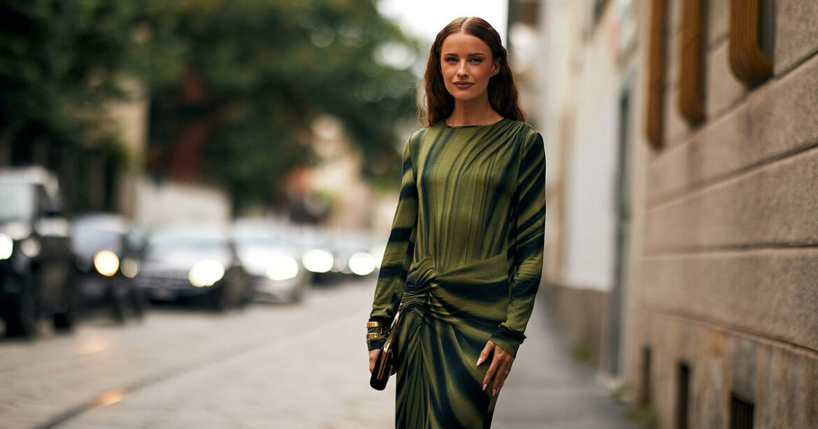 Τι μπορείτε να κάνετε τις βροχερές μέρες για να μην φριζάρουν τα μαλλιά σας;