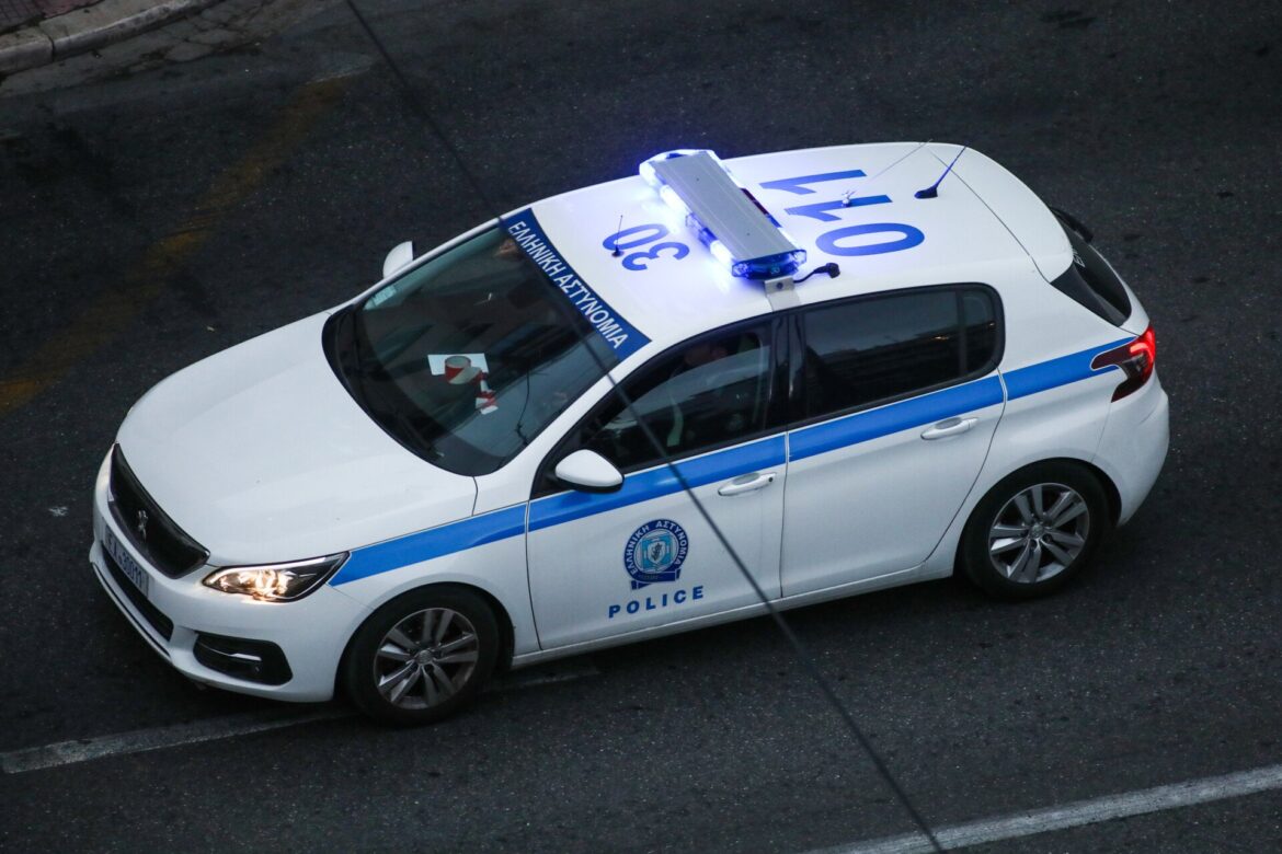Παραδόθηκε ο 17χρονος που πυροβόλησε και τραυμάτισε δύο νεαρούς έξω από κέντρο διασκέδασης