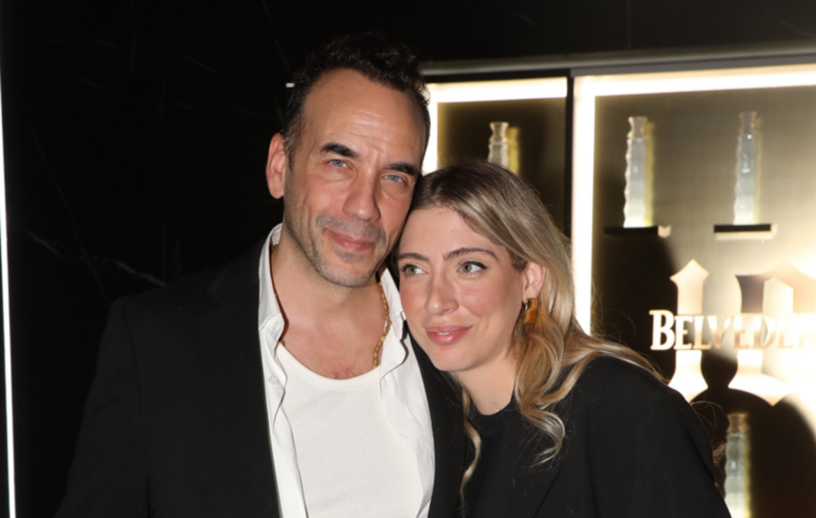 Το σχόλιο της γυναίκας του Πάνου Μουζουράκη: «Το ξέρω ότι με αγαπάς, αλλά μπορείς να σταματήσεις να μιλάς για μένα;»