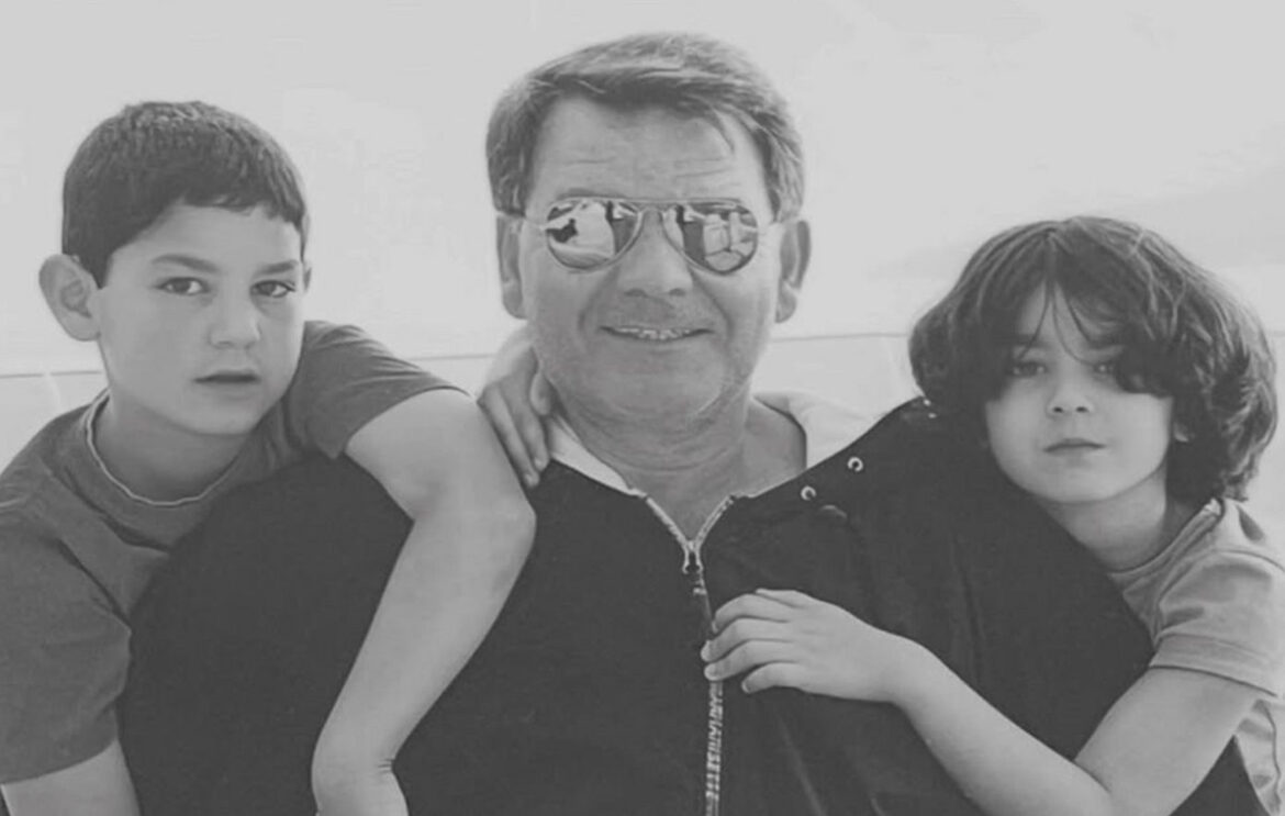 «Γιατί κλαις; Κούγιας είσαι. Μην φοβάσαι» – Το συγκινητικό αντίο του γιου του Αλέξη Κούγια μέσα από 10 φωτογραφίες