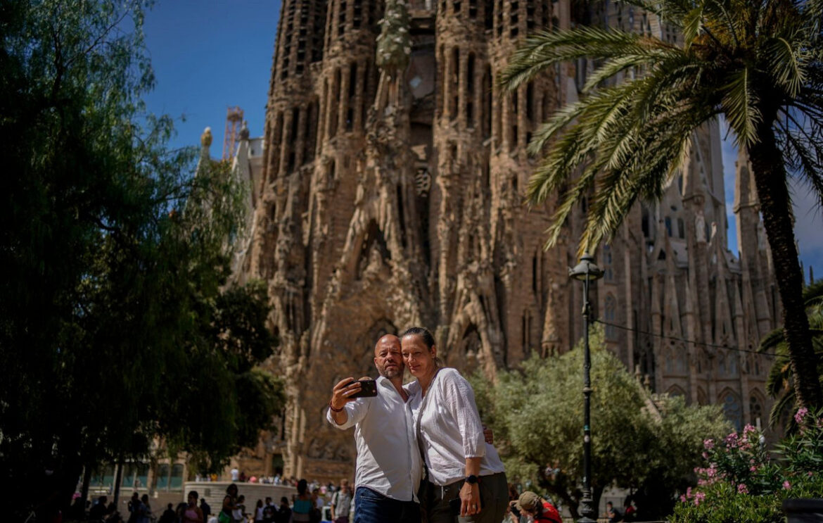 Η Sagrada Familia στη Βαρκελώνη αποκτά τη δική της ζώνη selfie