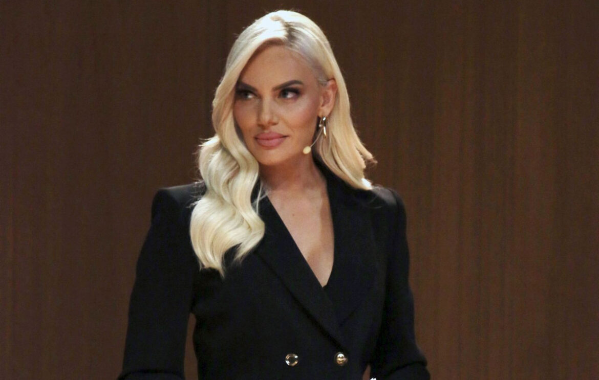 Neverfull Louis Vuitton: H Iωάννα Μαλέσκου με την τσάντα που χωράει τα πάντα και για πάρα πολλά χρόνια είναι νούμερο ένα στις πωλήσεις