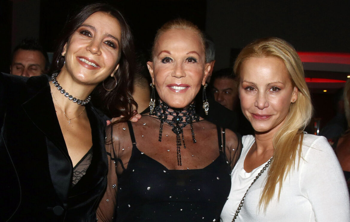 Στα δικαστήρια θα λύσουν τις διαφορές τους οι κόρες της Ζωής Λάσκαρη