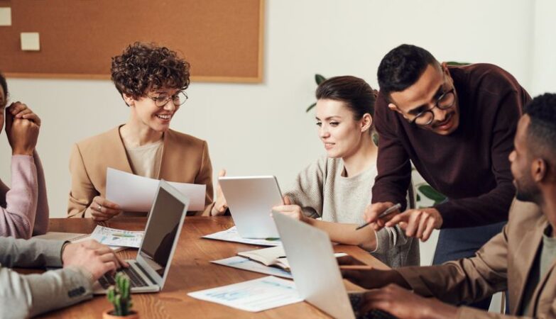 LinkedIn: B2B Προώθηση & Περιεχόμενο